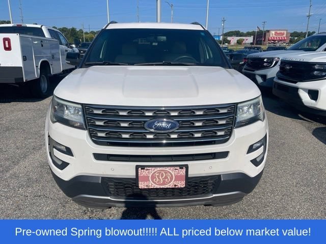 Used 2017 Ford Explorer XLT w/ Equipment Group 202A FWD image 3