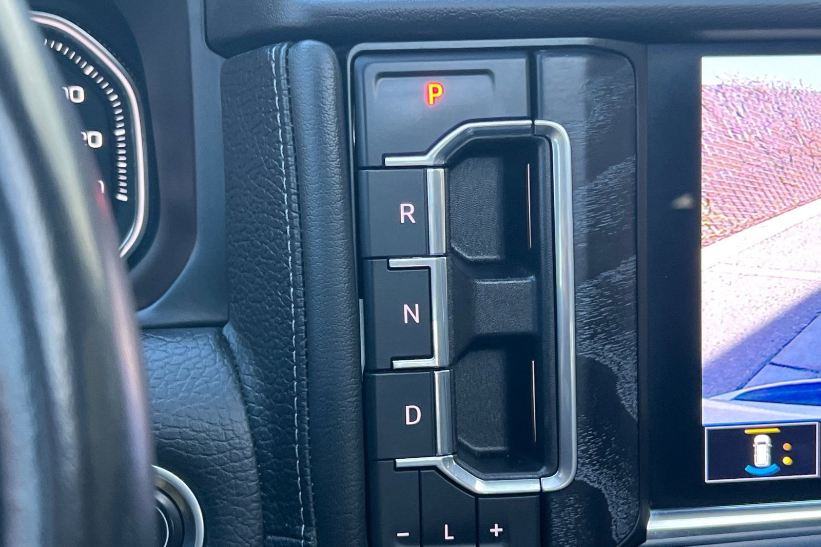 Used 2021 GMC Yukon Denali w/ Denali Premium Package image 23