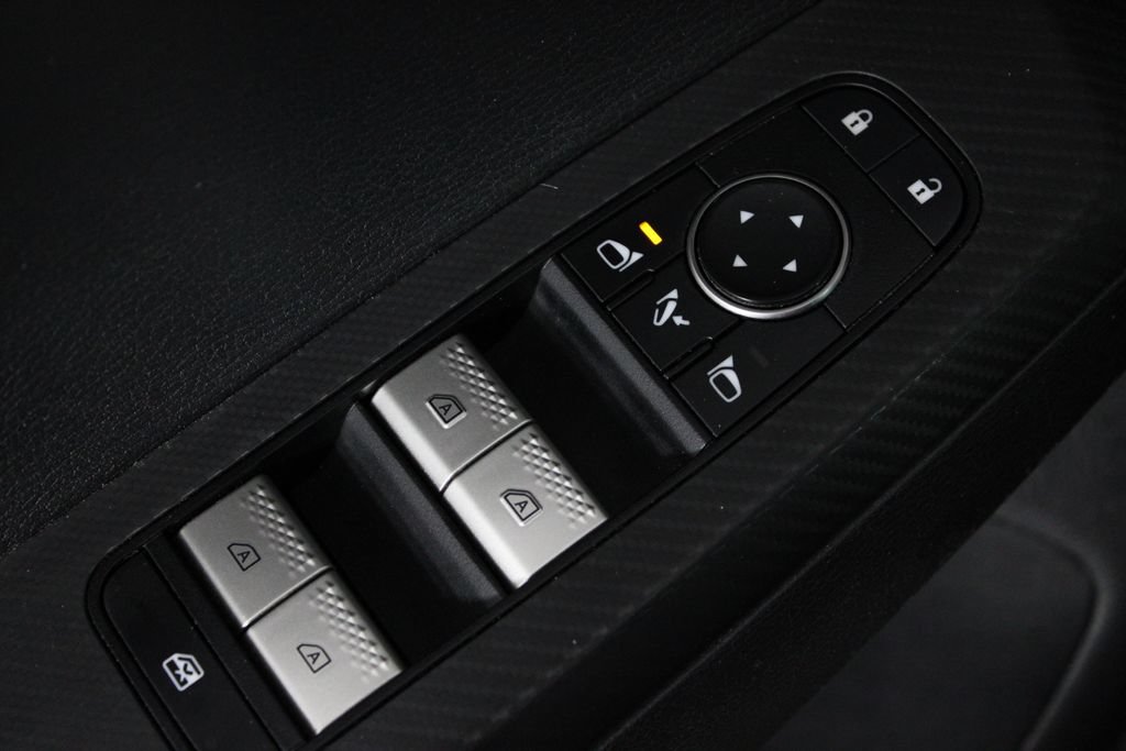 Used 2023 Mitsubishi Outlander SEL FWD image 23