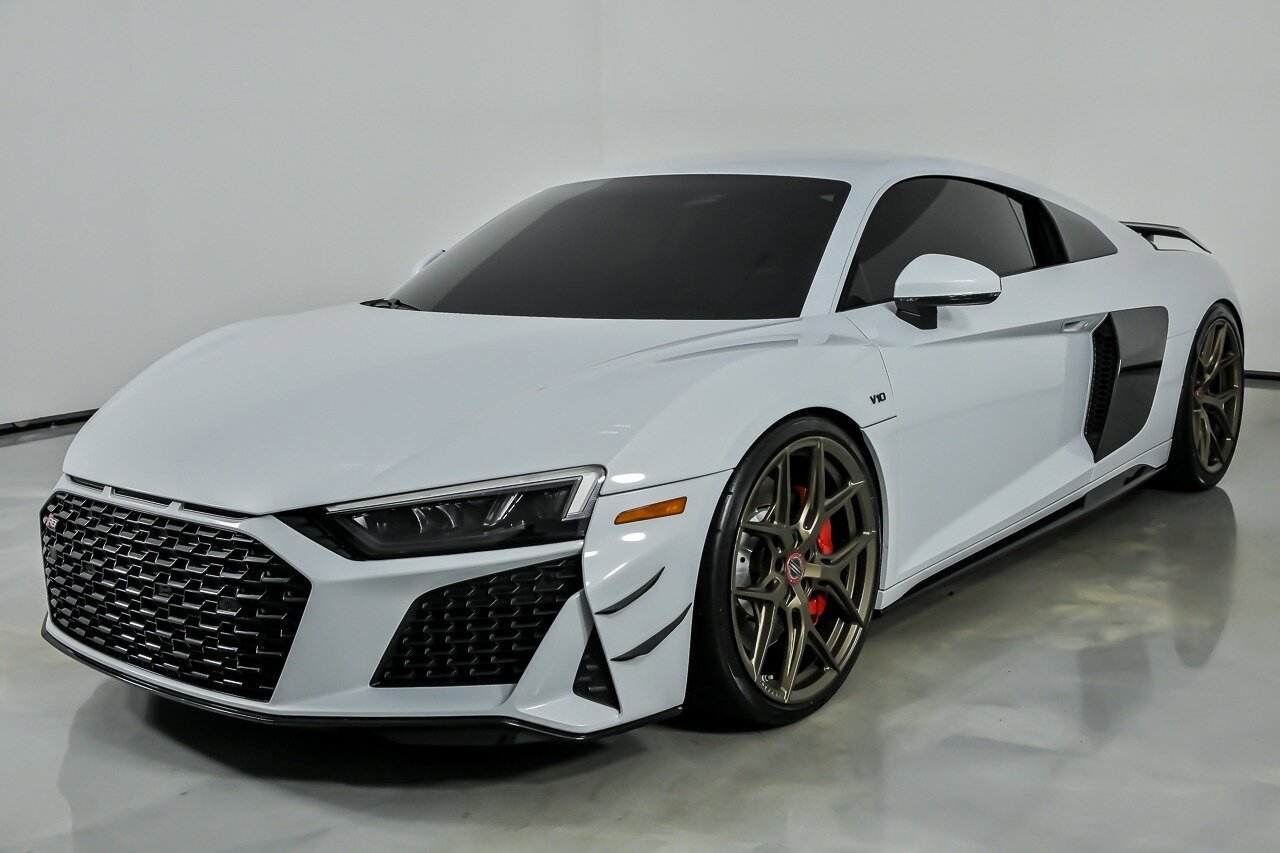 Used 2020 Audi R8 V10 w/ Carbon Exterior Package image 6