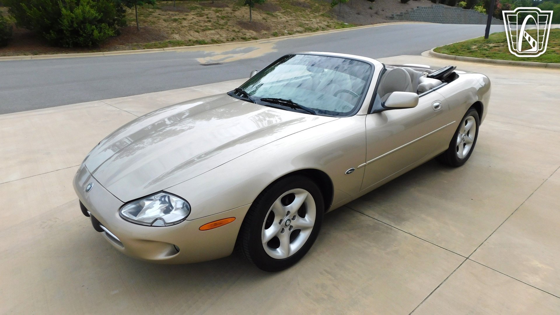 Used 2000 Jaguar XK8 Convertible RWD image 7