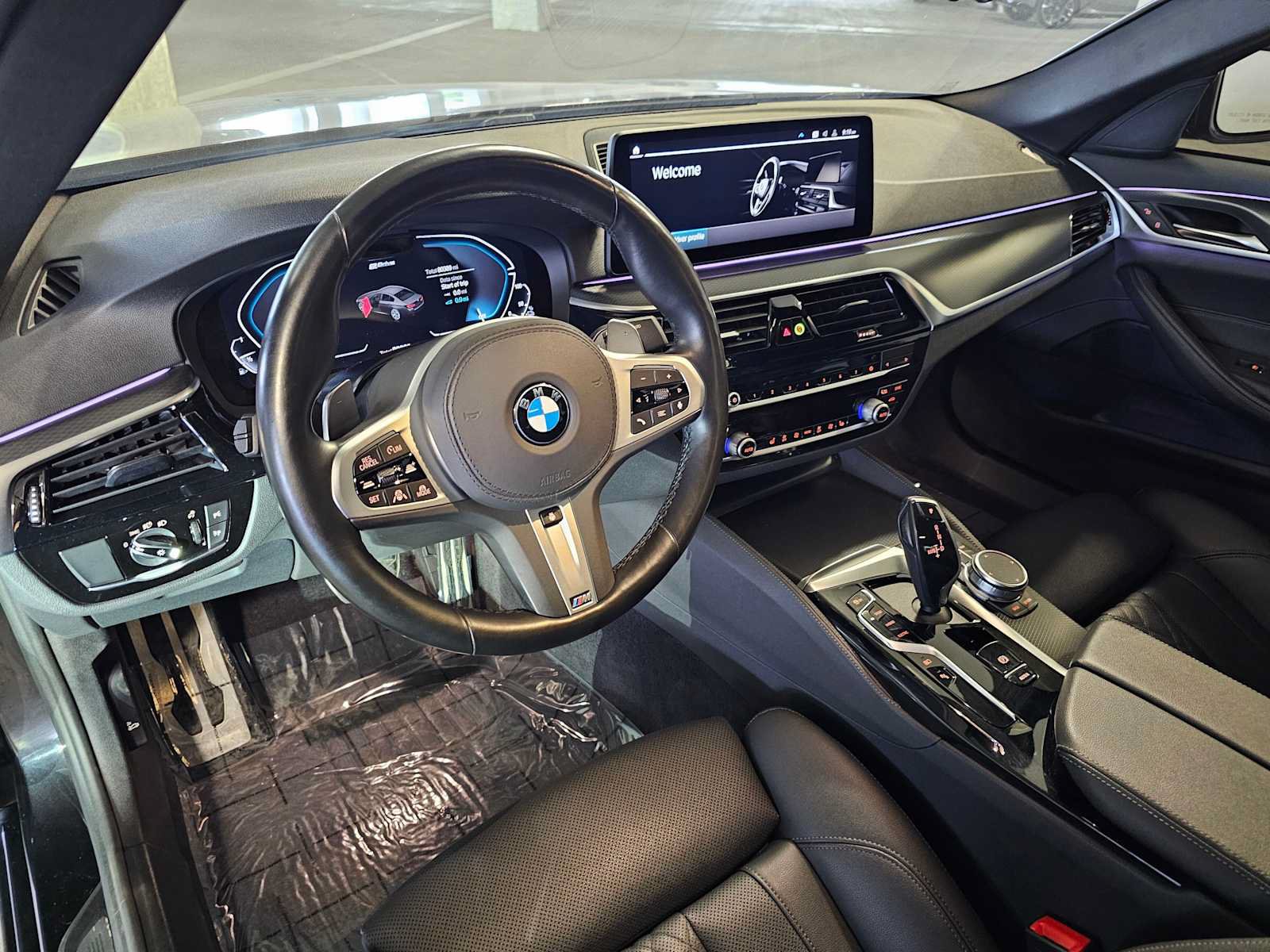 Used 2021 BMW 530e xDrive w/ M Sport Package AWD/4WD image 2
