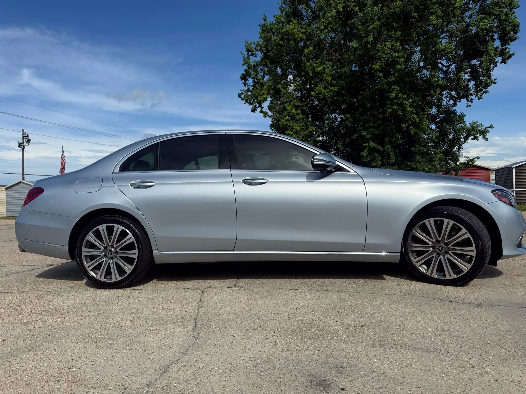 Used 2018 Mercedes-Benz E 300 image 4