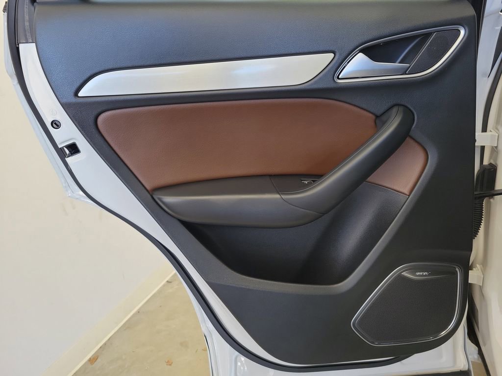 Used 2018 Audi Q3 2.0T Premium Plus w/ Premium Plus Package image 16