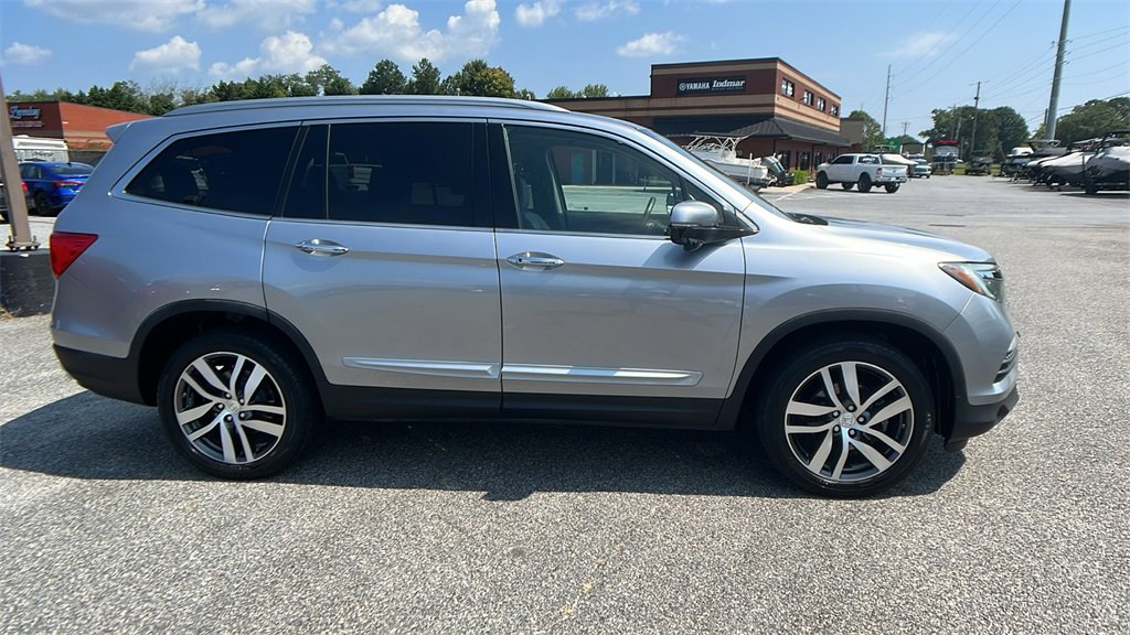 Used 2017 Honda Pilot Touring image 4