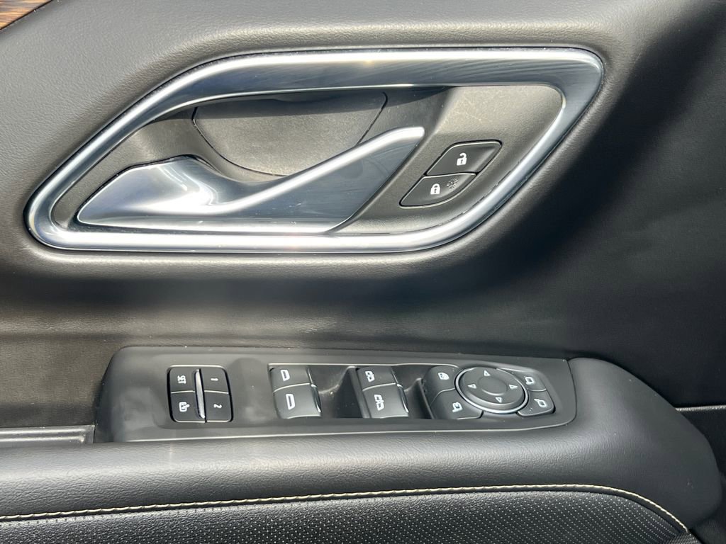 Used 2023 Chevrolet Suburban Premier image 20