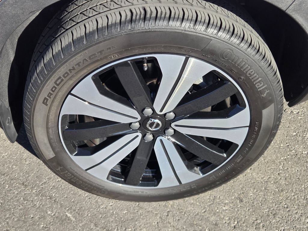 Certified 2023 Volvo XC40 Recharge Plus AWD/4WD image 5