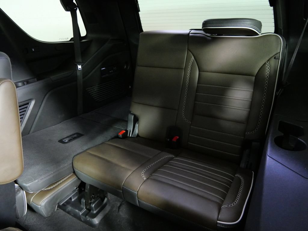 Used 2025 GMC Yukon Denali Ultimate AWD/4WD image 20