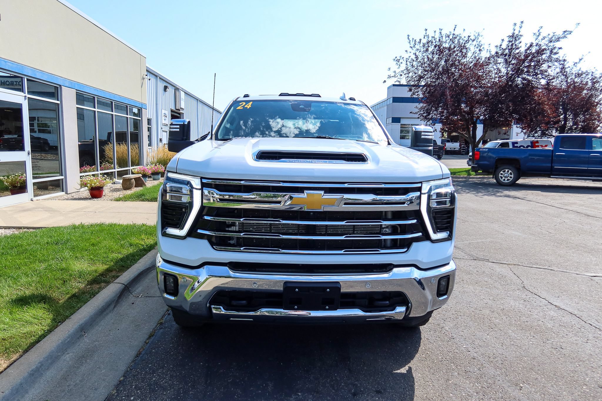 Used 2024 Chevrolet Silverado 3500 LTZ w/ LTZ Convenience Package AWD/4WD image 4