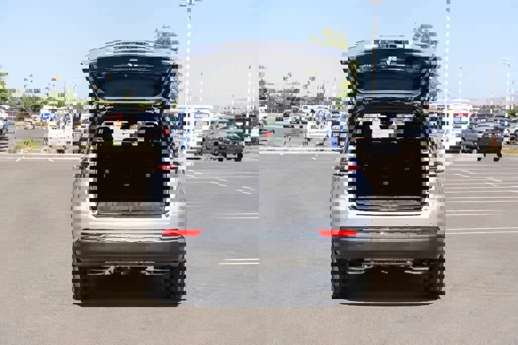 New 2024 Jeep Grand Cherokee Laredo X w/ Luxury Tech Group I image 27