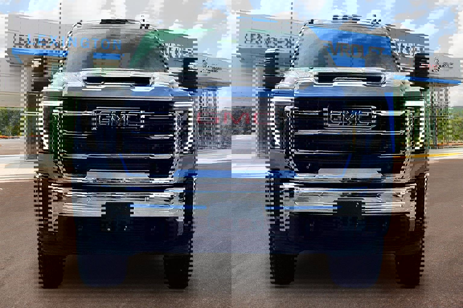 Used 2025 GMC Sierra 2500 SLE w/ SLE Value Package; image 3