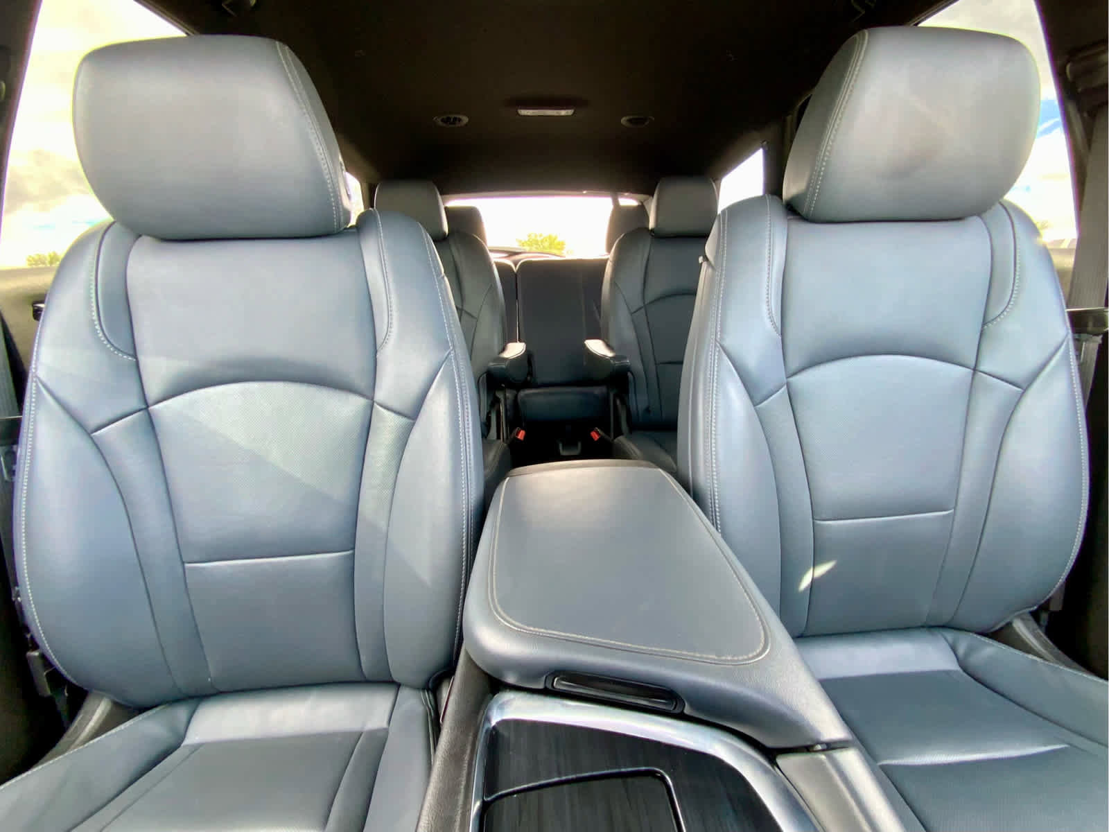 Used 2022 Buick Enclave Premium AWD/4WD image 30