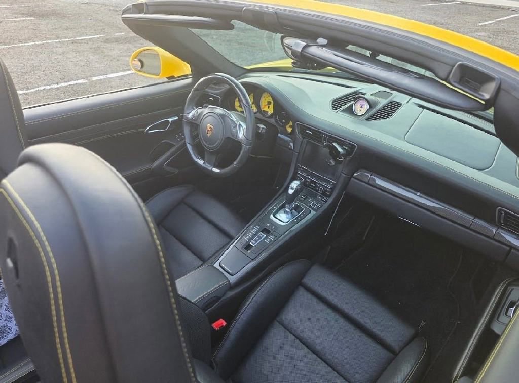 Used 2016 Porsche 911 Turbo S image 23