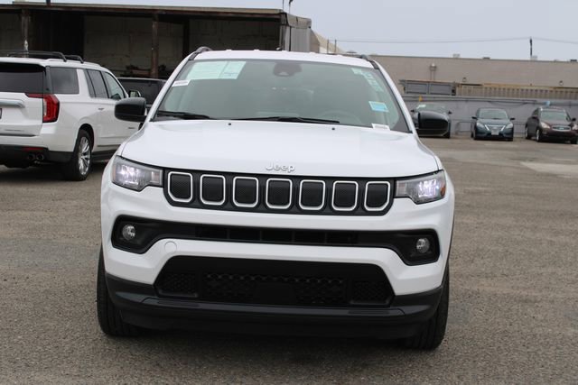 Used 2022 Jeep Compass Latitude image 2