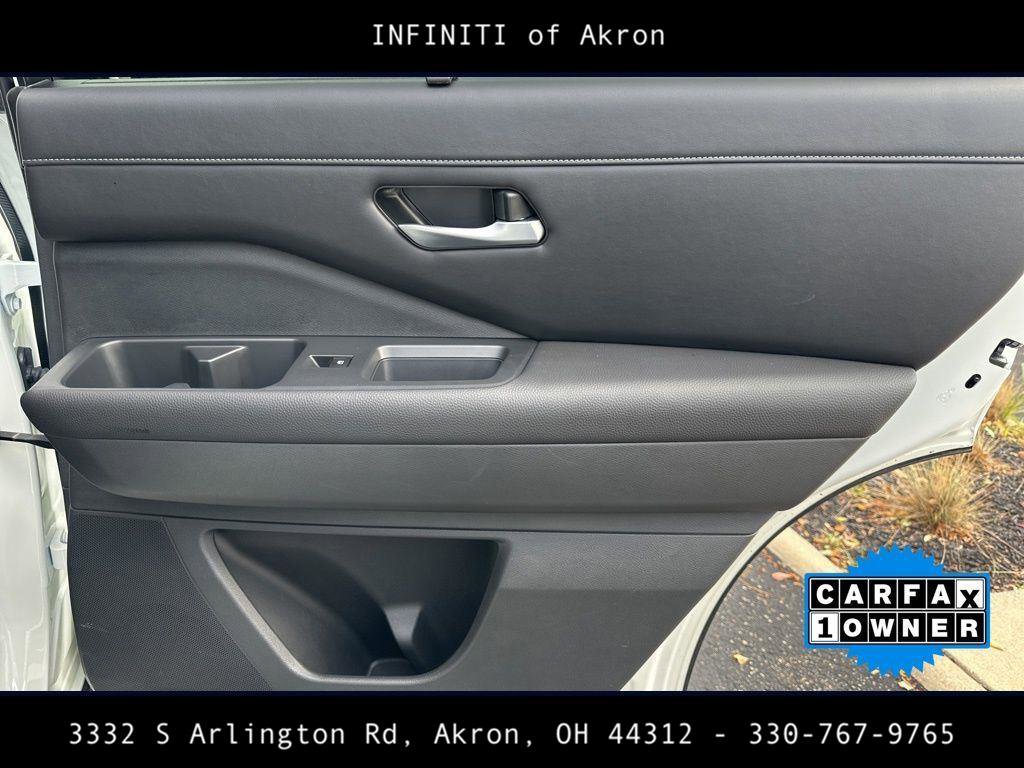 Used 2024 Nissan Pathfinder SL image 31