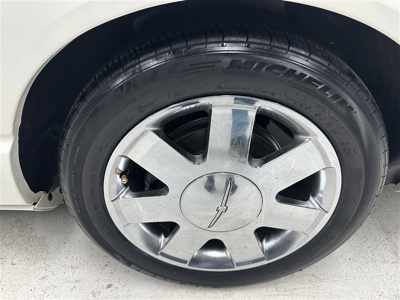 Used 2002 Ford Thunderbird Deluxe image 30