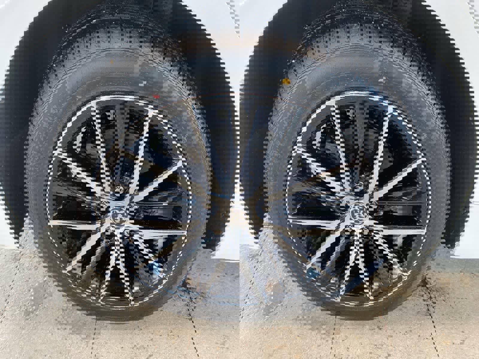 Used 2024 Toyota Camry SE FWD image 9