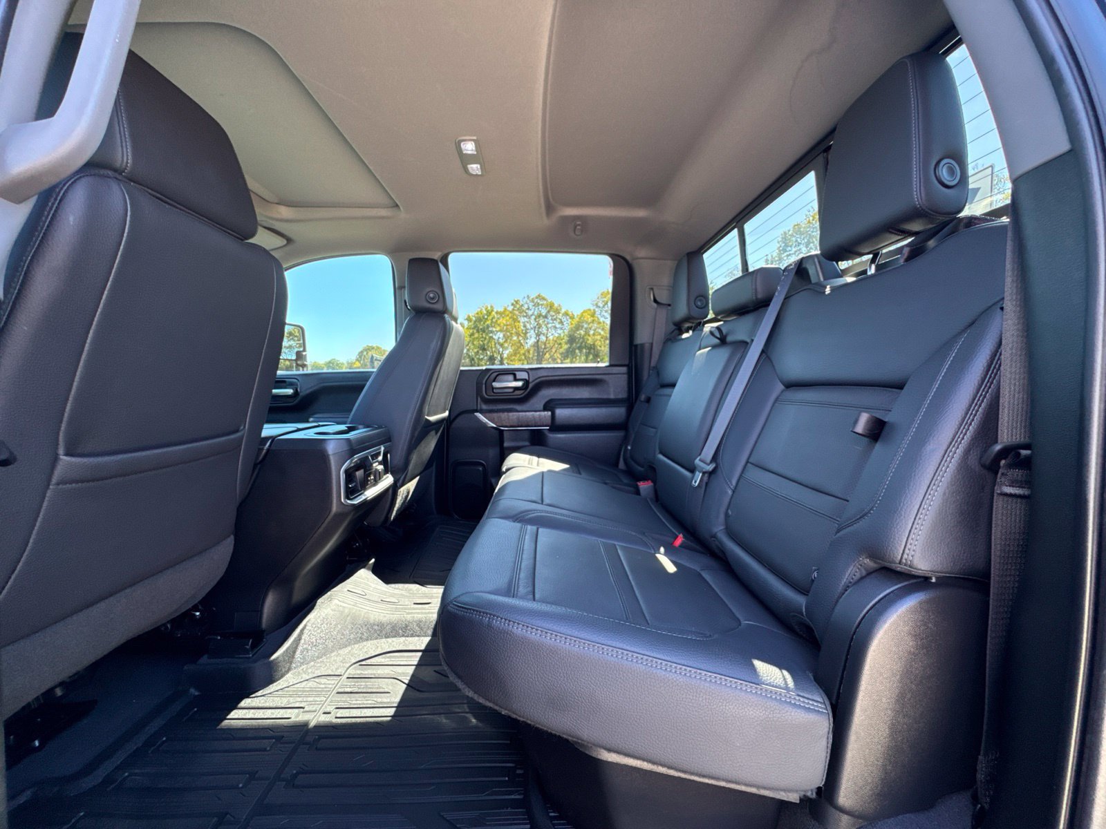 Used 2023 GMC Sierra 3500 Denali w/ Denali Ultimate Package AWD/4WD image 18