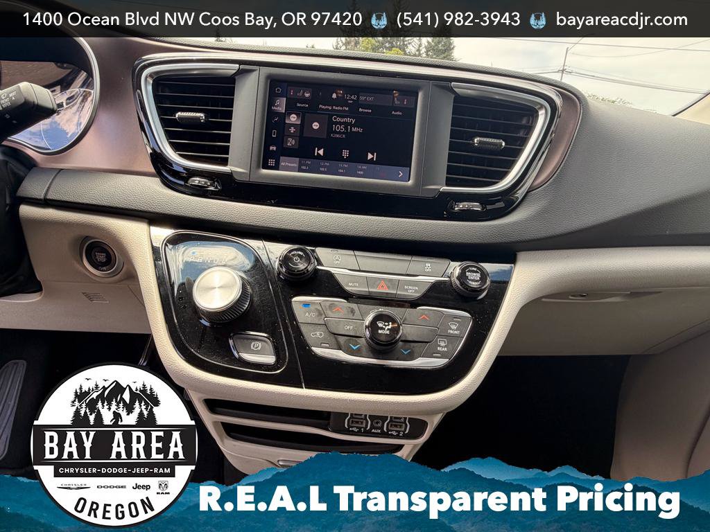 Used 2023 Chrysler Voyager LX FWD image 23