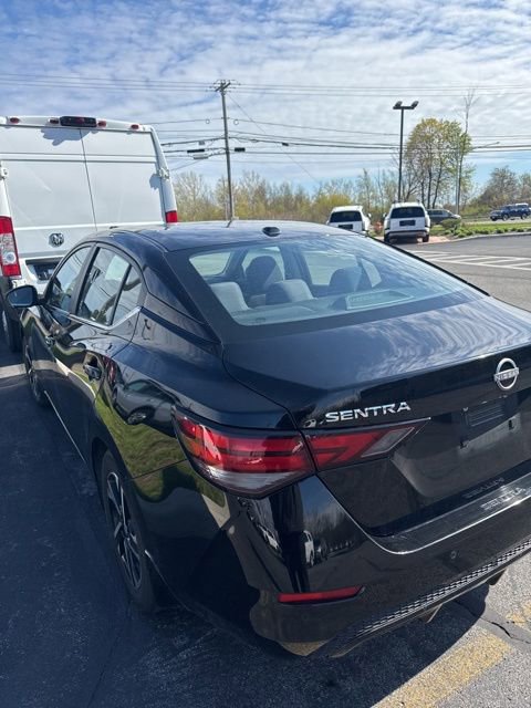 Used 2024 Nissan Sentra SV FWD image 9