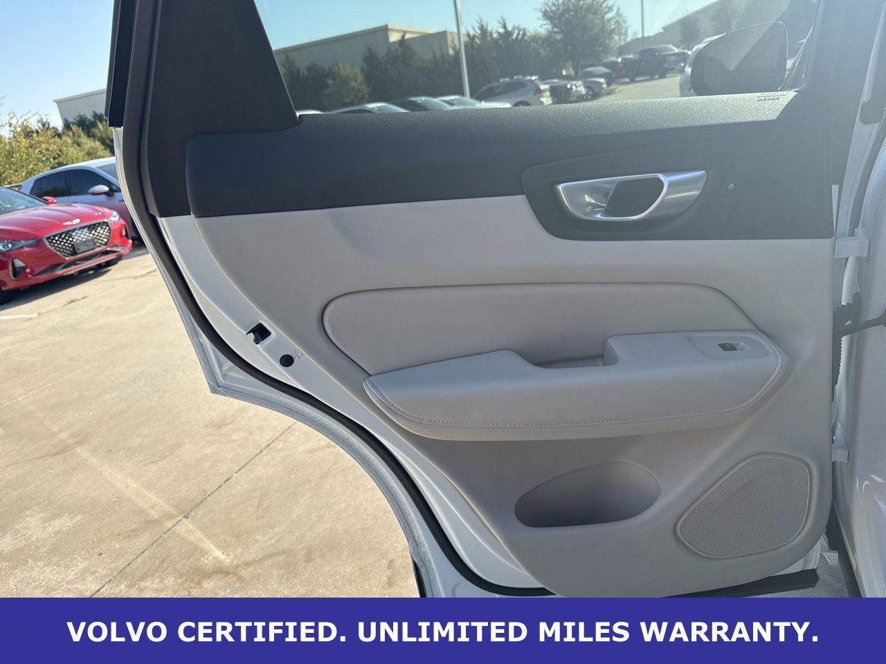Certified 2024 Volvo XC60 B5 Plus w/ Protection Package Premier image 19