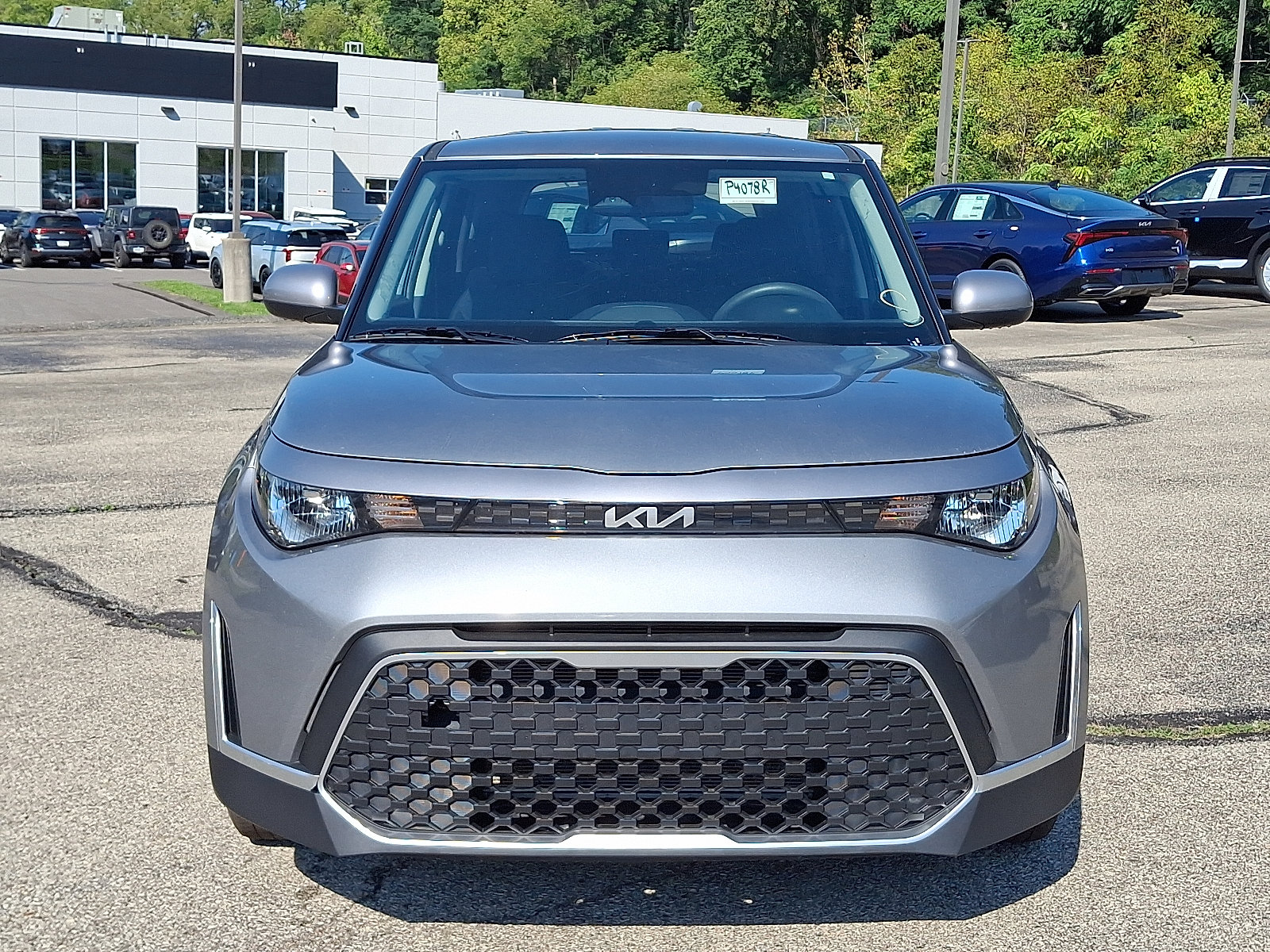 Used 2025 Kia Soul LX w/ LX Technology Package FWD image 2