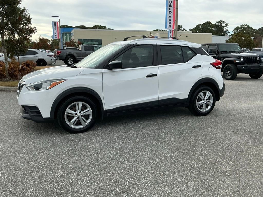 Used 2019 Nissan Kicks S w/ Exterior Package image 2