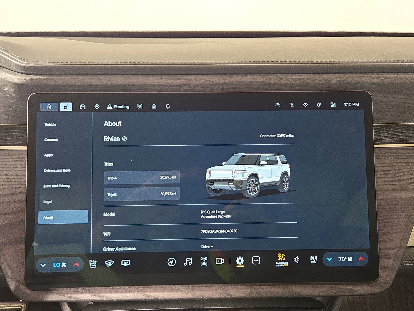 Used 2024 Rivian R1S Adventure AWD/4WD image 29