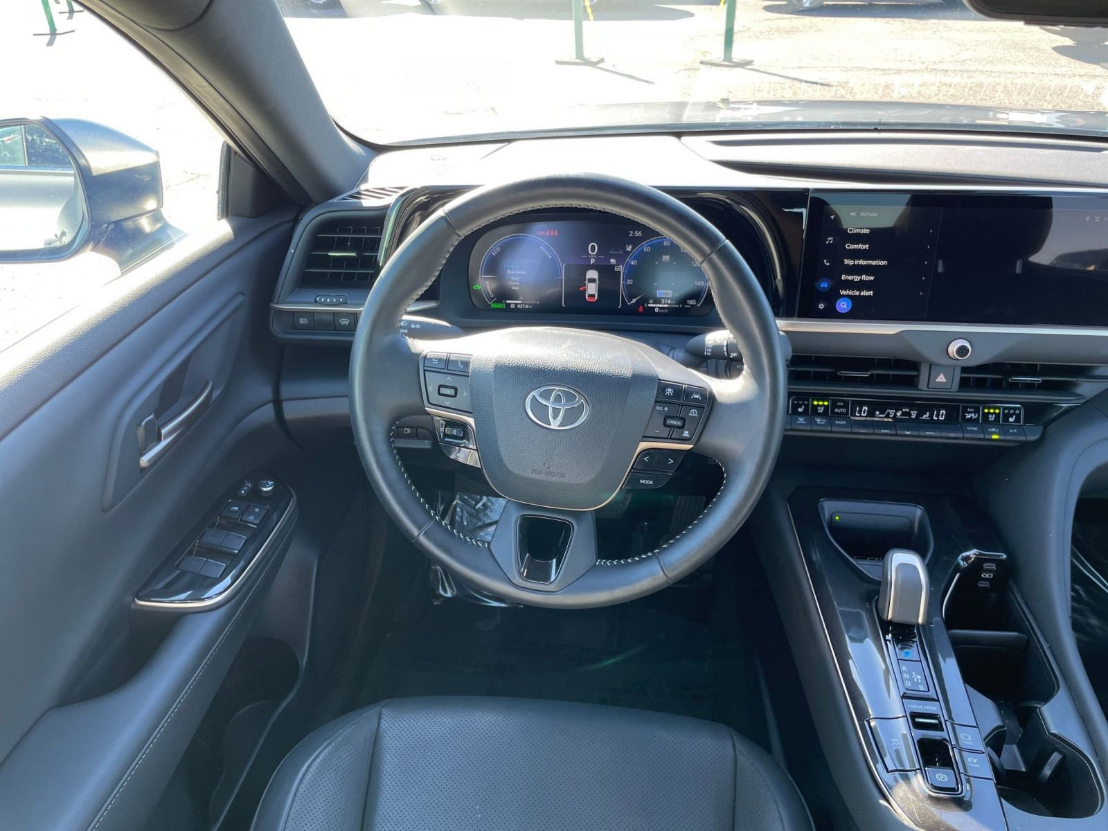 Used 2025 Toyota Crown XLE image 28