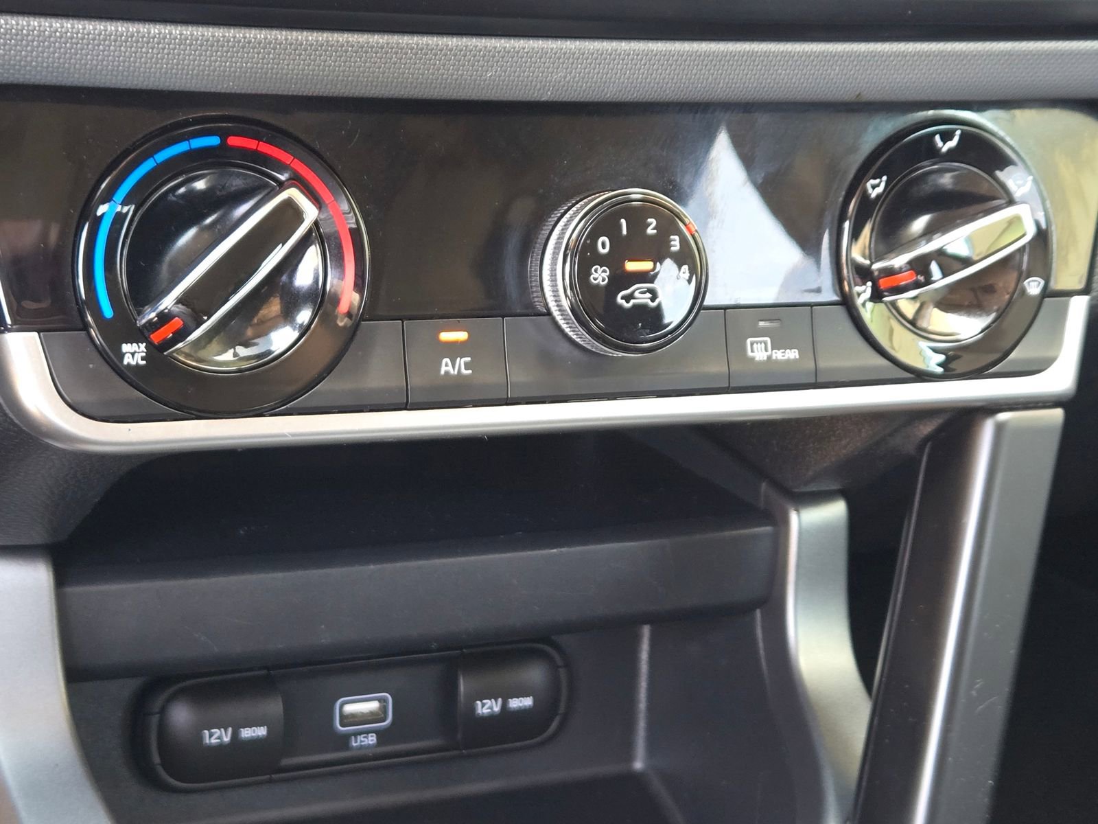 Used 2021 Kia Seltos LX image 16