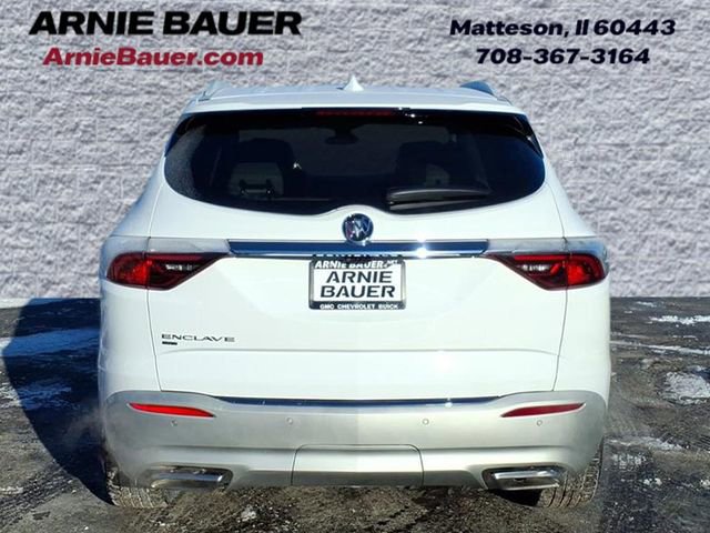 Used 2024 Buick Enclave Essence w/ Technology Package image 10