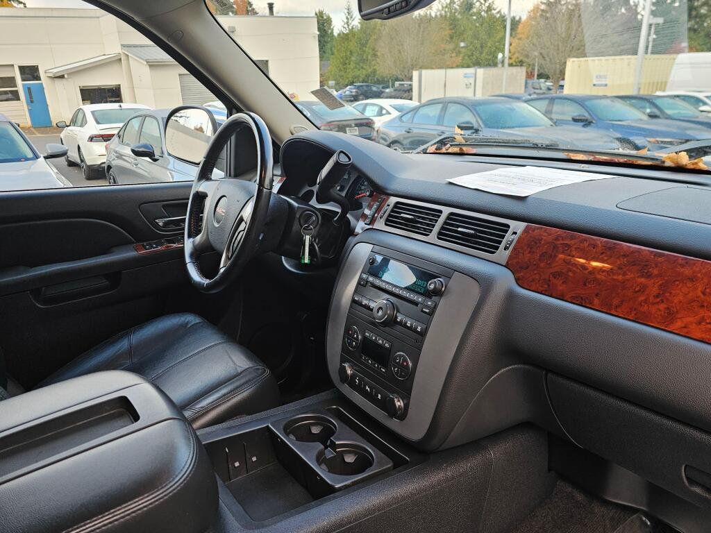 Used 2011 GMC Sierra 1500 SLT w/ Chrome Essentials Package AWD/4WD image 10