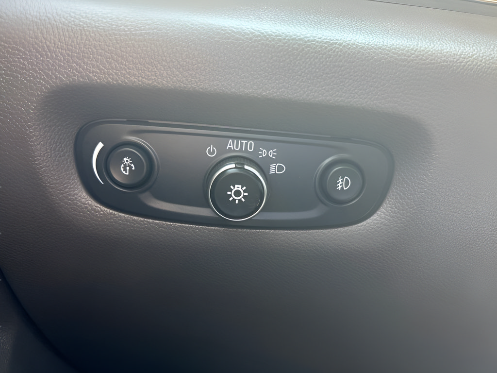 Used 2019 Chevrolet Traverse Premier AWD/4WD image 12