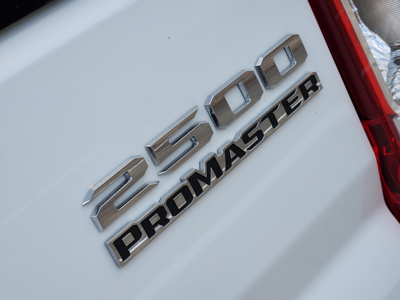 Used 2025 RAM ProMaster 2500 w/ U-Haul Equipment Group FWD image 17