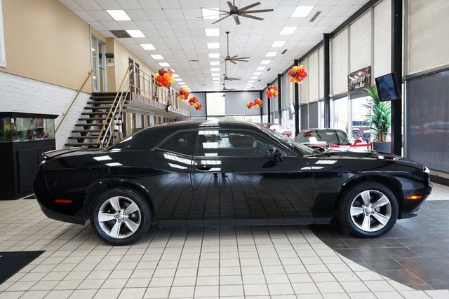 Used 2019 Dodge Challenger SXT image 16