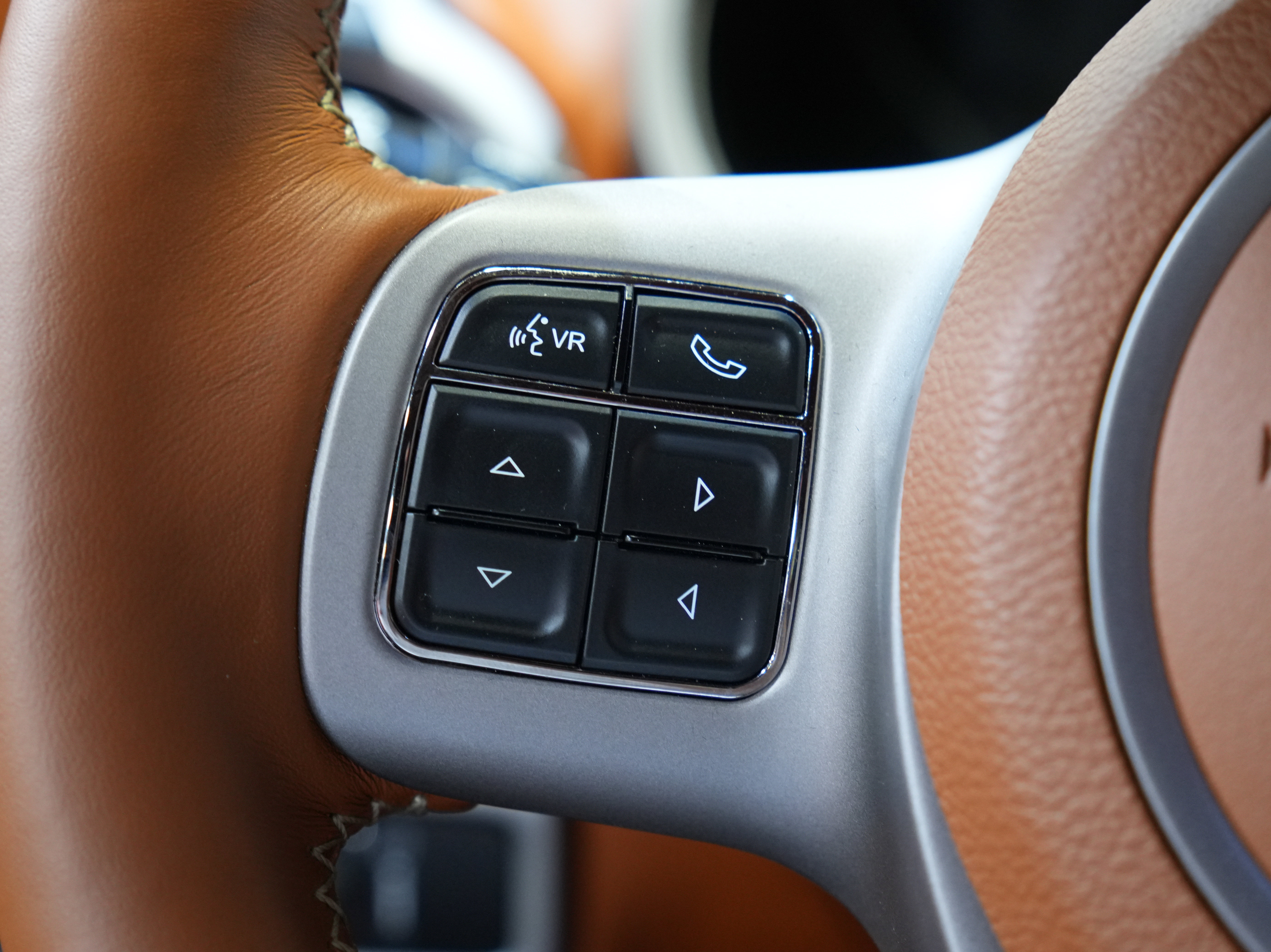 Used 2013 SRT Viper GTS w/ GTS Laguna Interior Pkg image 36