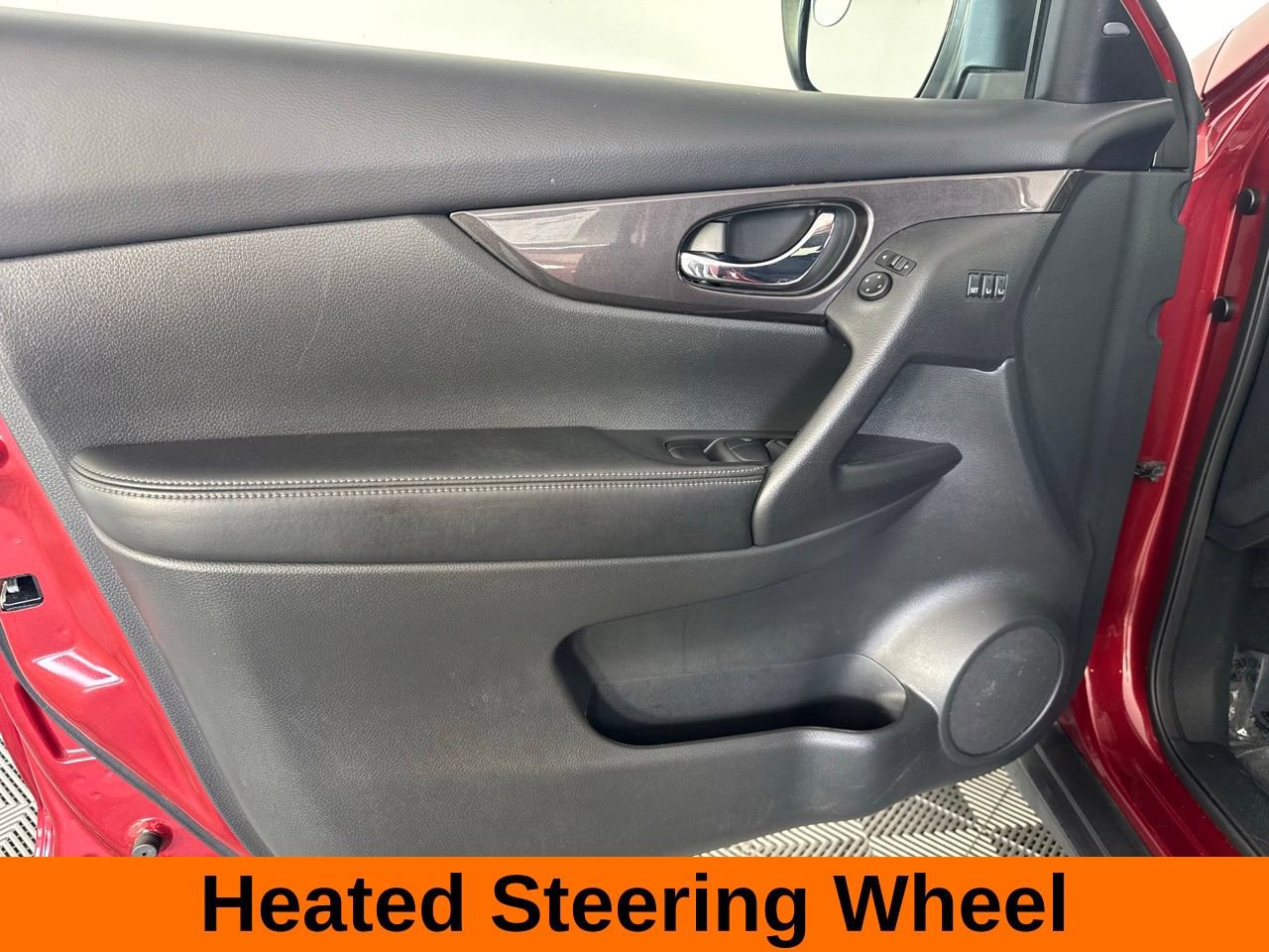 Used 2019 Nissan Rogue SV w/ Sun & Sound Touring Package image 10