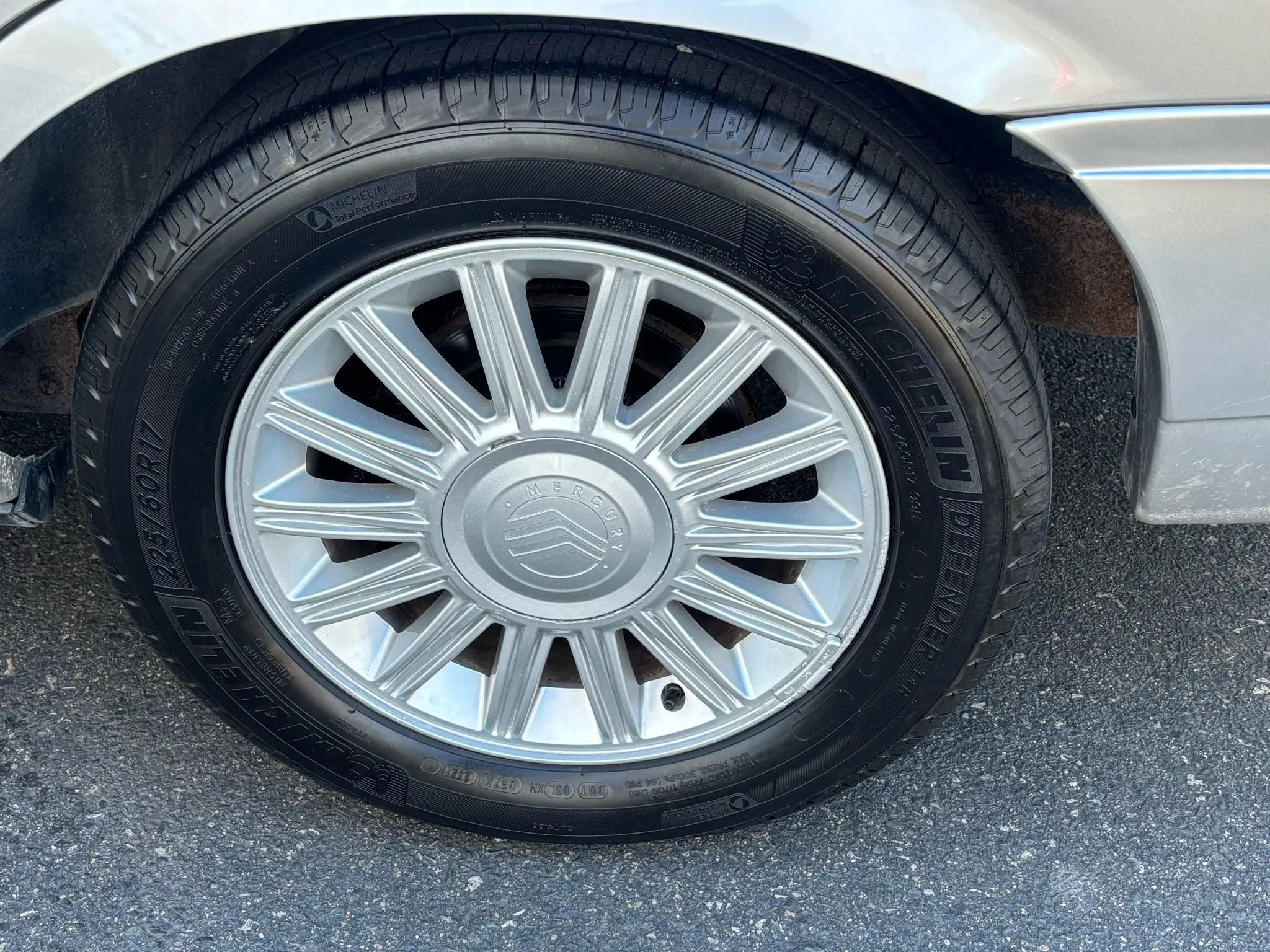 Used 2009 Mercury Grand Marquis LS image 39