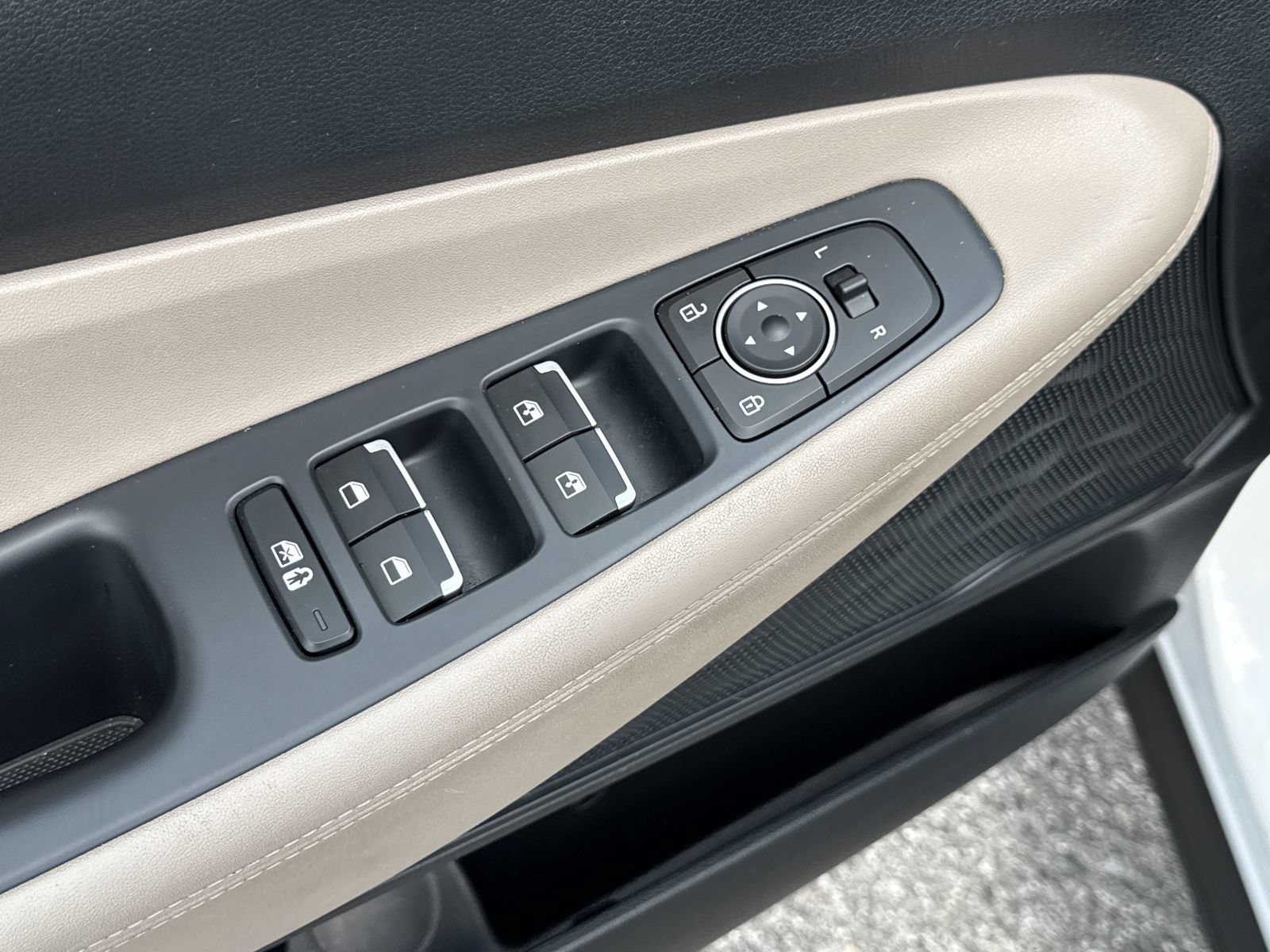 Used 2023 Hyundai Santa Fe SEL AWD/4WD image 14