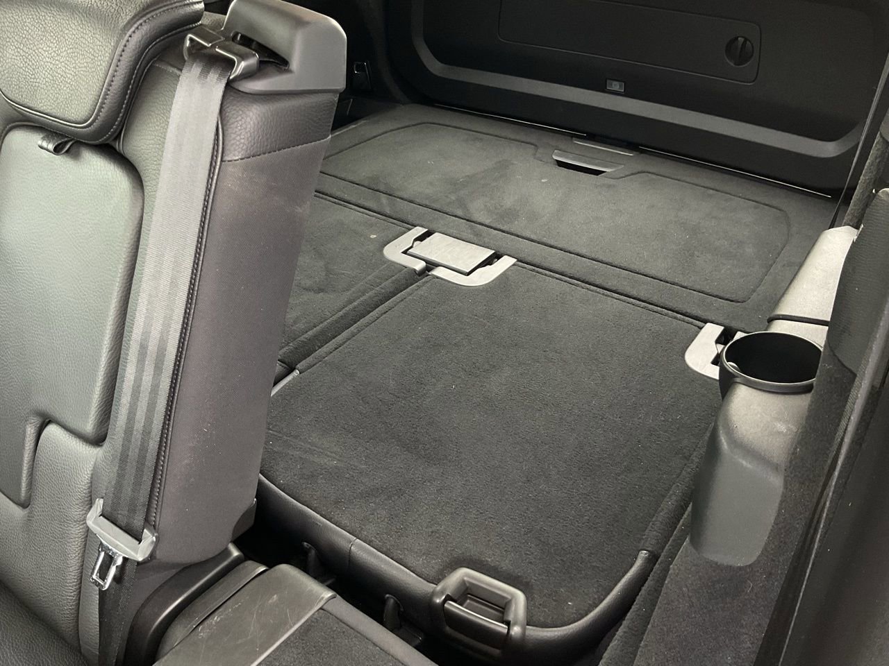 Used 2017 Volvo XC90 T6 Momentum w/ Vision Package image 18