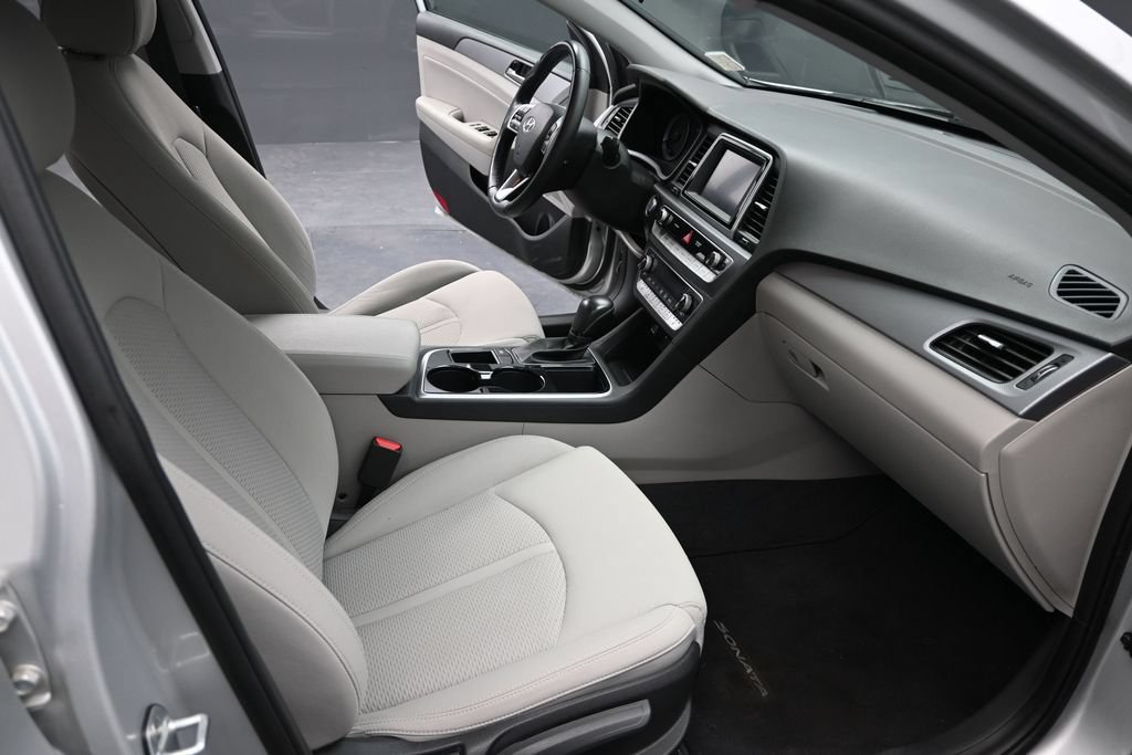Used 2019 Hyundai Sonata SEL w/ Cargo Package FWD image 13
