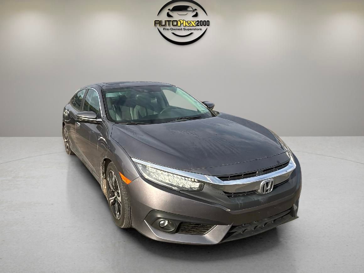 Used 2017 Honda Civic Touring image 1