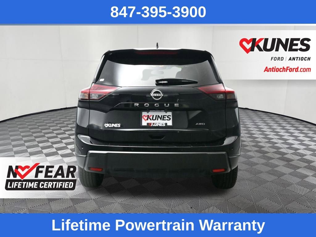 Used 2024 Nissan Rogue S image 8