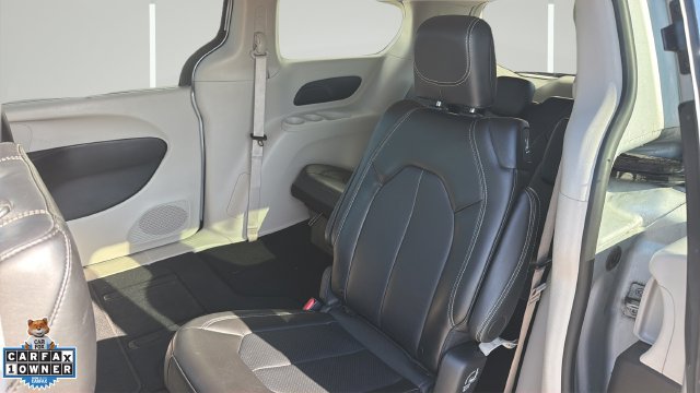 Certified 2024 Chrysler Pacifica Touring-L FWD image 10