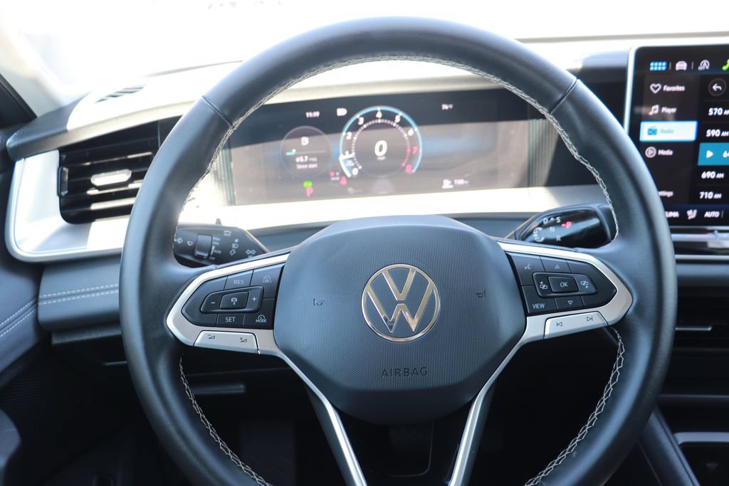 Used 2026 Volkswagen Tiguan SE FWD image 17