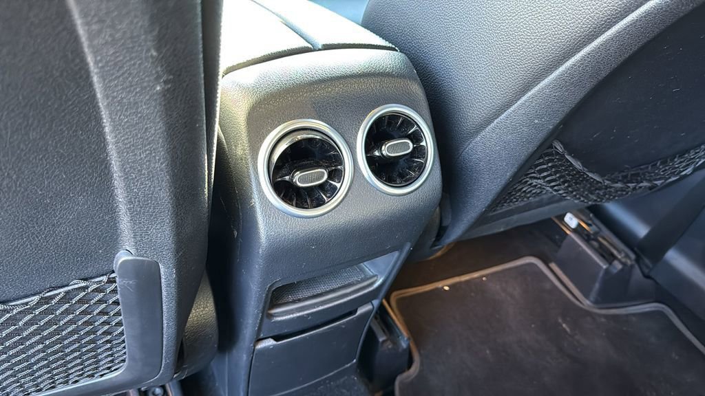 Used 2021 Mercedes-Benz GLB 250 image 15