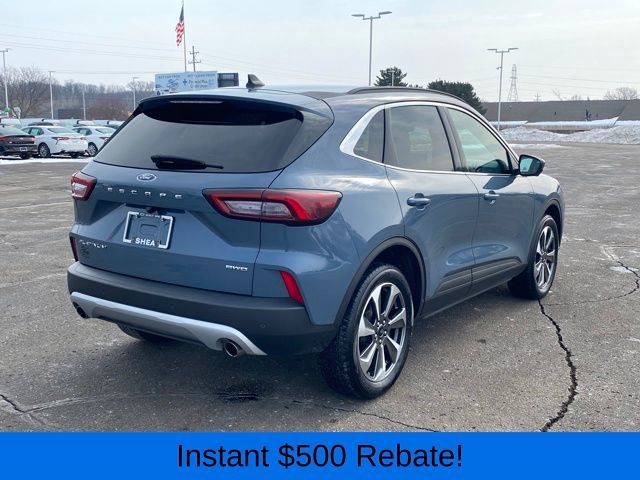 Used 2023 Ford Escape Platinum image 3