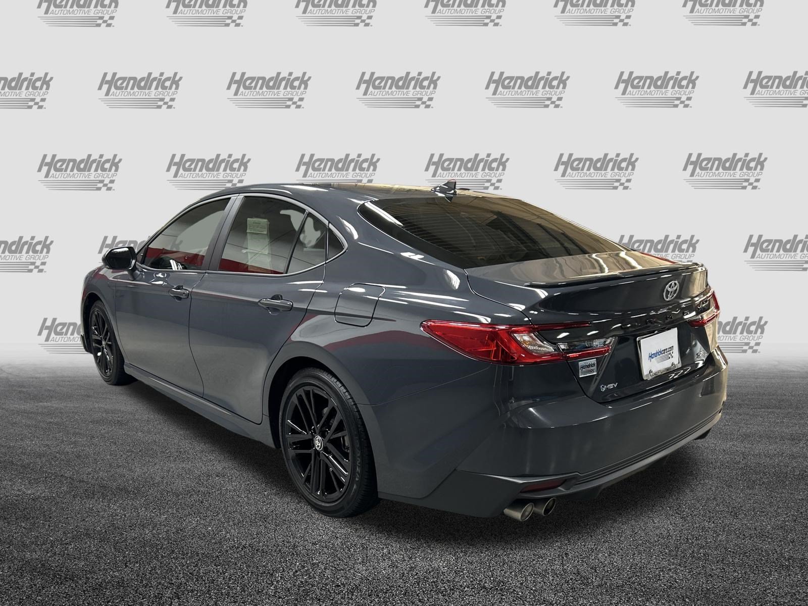 Used 2025 Toyota Camry SE w/ Convenience Package FWD image 8
