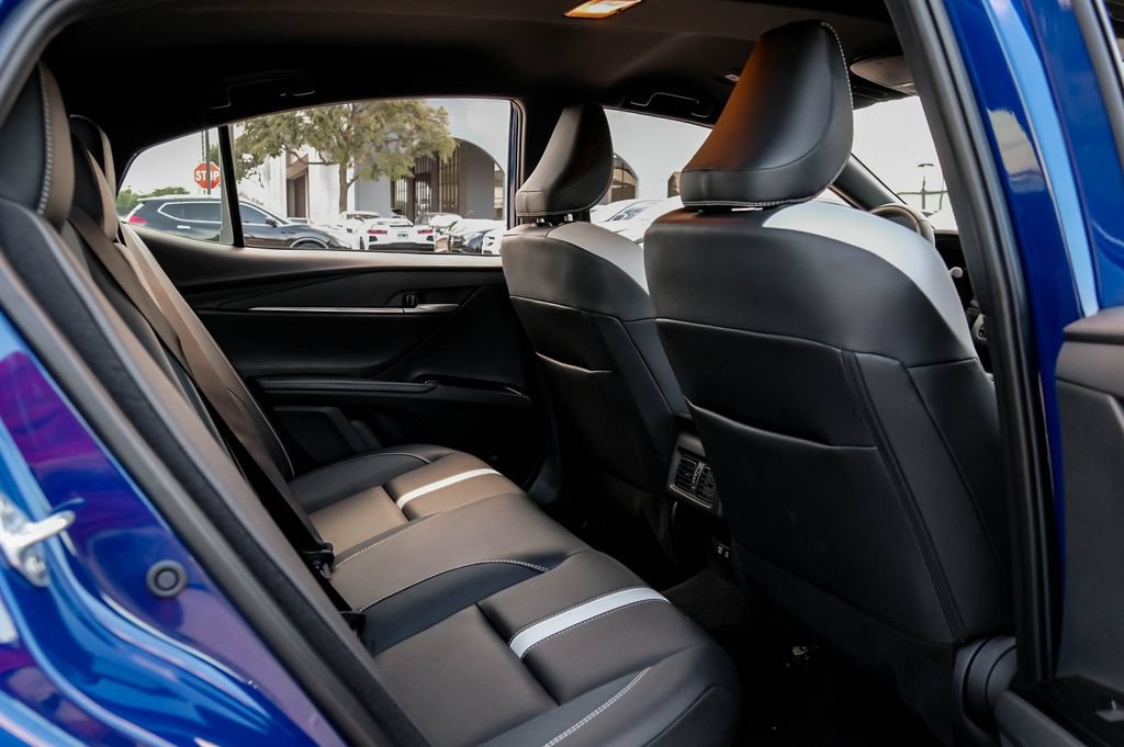 Used 2025 Toyota Camry SE FWD image 39