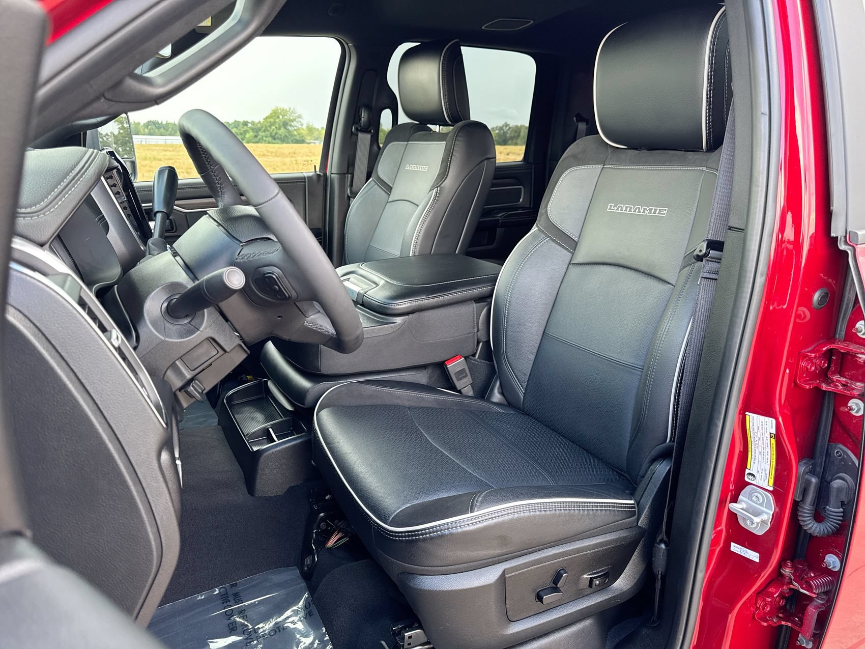 Used 2026 RAM 2500 Laramie AWD/4WD image 11